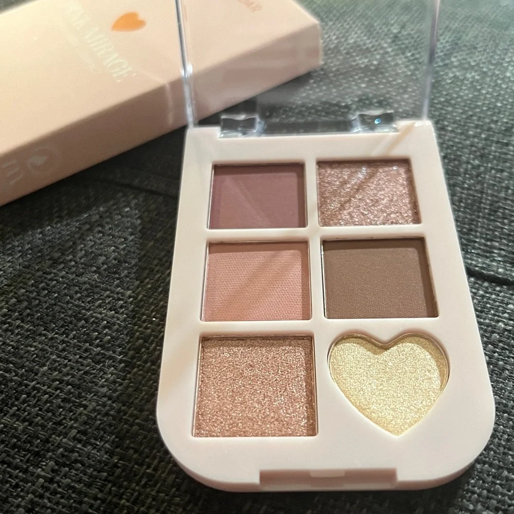 NWT Manna Kadar Pink Mirage Eyeshadow Palette